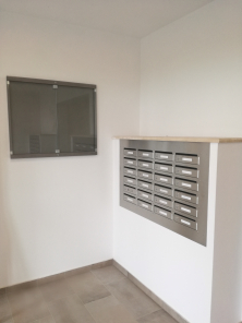 Rozsdamentes társasházi postaláda Rozsdamentes társasházi postaláda