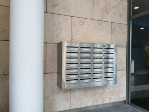 Rozsdamentes társasházi postaláda Rozsdamentes társasházi postaláda